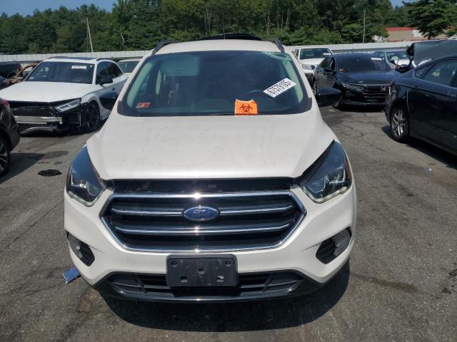 1FMCU9GD2JUC65989 - 2018 FORD ESCAPE SE Weiß Foto 5