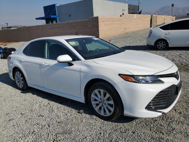 4T1B11HK6KU835237 - 2019 TOYOTA CAMRY L WHITE photo 4