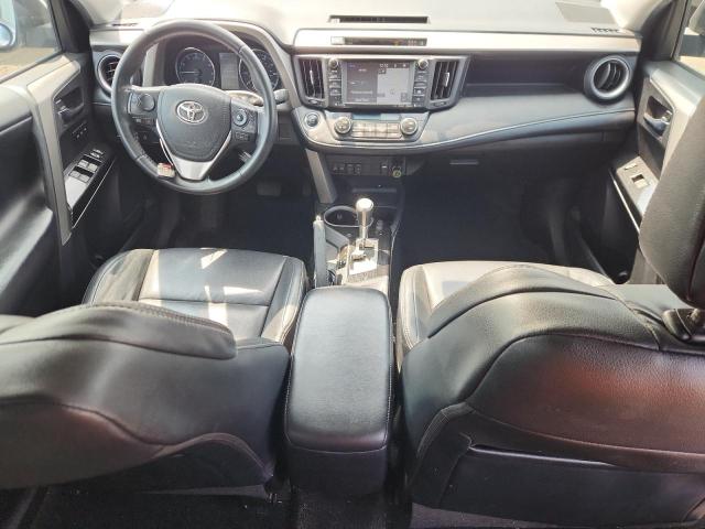 2T3DFREVXJW798903 - 2018 TOYOTA RAV4 LIMITED Srebrny zdjęcie 8