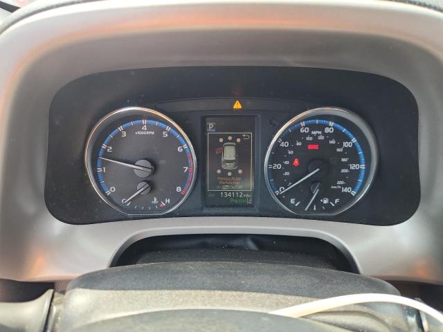 2T3DFREVXJW798903 - 2018 TOYOTA RAV4 LIMITED Srebrny zdjęcie 9