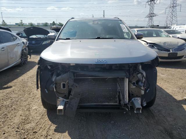 3C4NJCBB4HT668658 - 2017 JEEP COMPASS LATITUDE 银色 照片 5