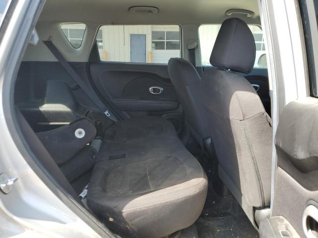 KNDJN2A26J7606736 - 2018 KIA SOUL SILVER photo 11