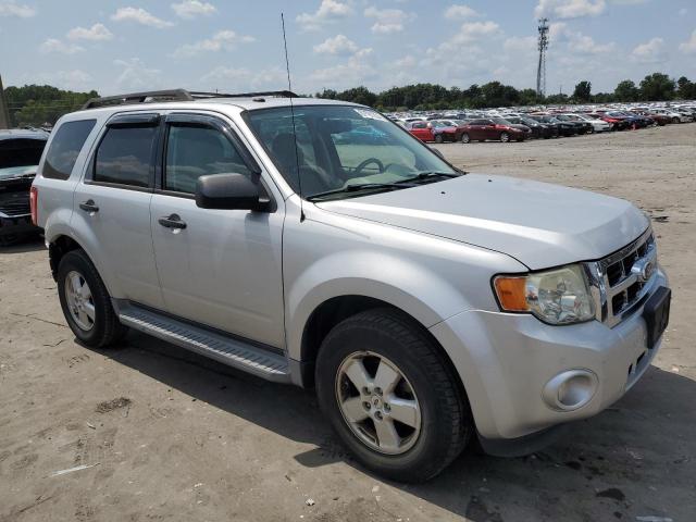 1FMCU0DG2BKA42083 - 2011 FORD ESCAPE XLT SILVER photo 4