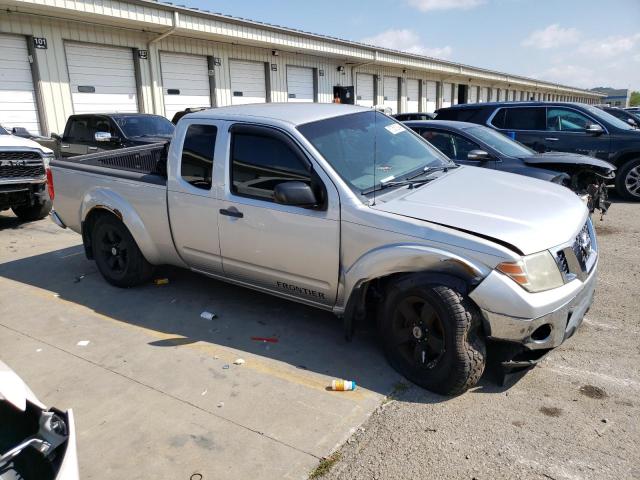 1N6AD0CWXAC439048 - 2010 NISSAN FRONTIER KING CAB SE SILVER photo 4