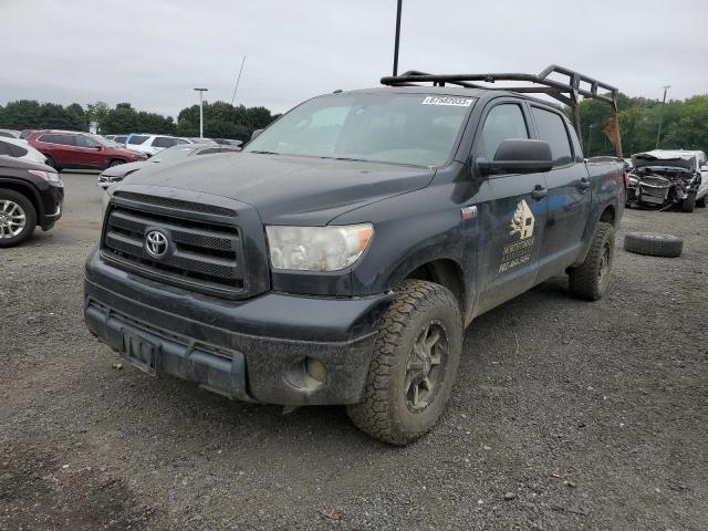 5TFDY5F15BX191772 - 2011 TOYOTA TUNDRA CREWMAX SR5 GRAY photo 1