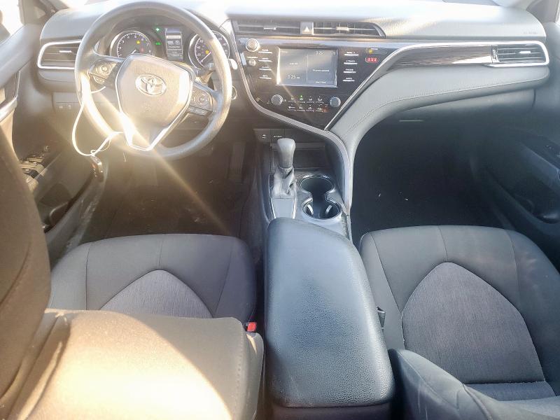 JTNB11HK0J3027499 - 2018 TOYOTA CAMRY L GREEN photo 8