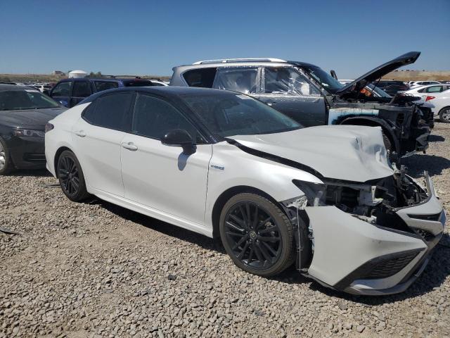 4T1K31AK2MU020167 - 2021 TOYOTA CAMRY XSE WHITE photo 4