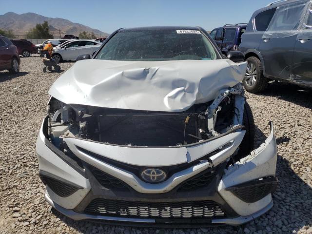 4T1K31AK2MU020167 - 2021 TOYOTA CAMRY XSE WHITE photo 5