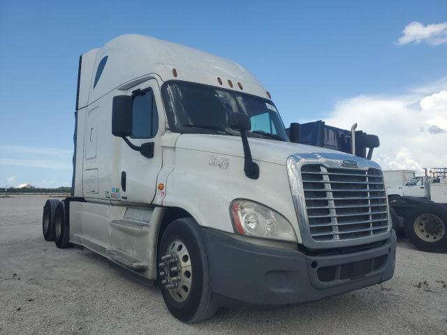 2016 FREIGHTLINER CASCADIA 1, null