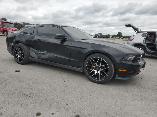 1ZVBP8AM6B5148368 - 2011 FORD MUSTANG BLACK photo 4