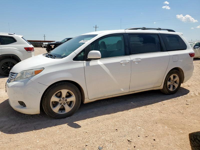 2016 TOYOTA SIENNA LE, 