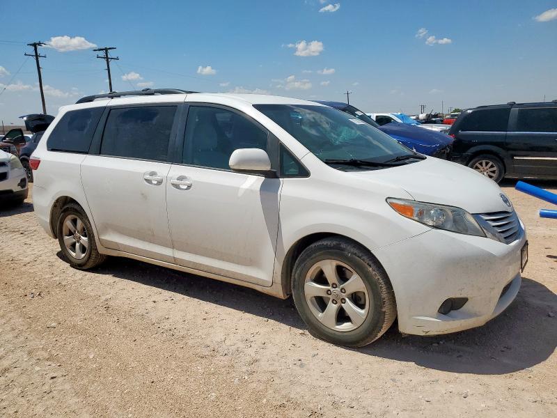 5TDKK3DC3GS740044 - 2016 TOYOTA SIENNA LE 白色 照片 4