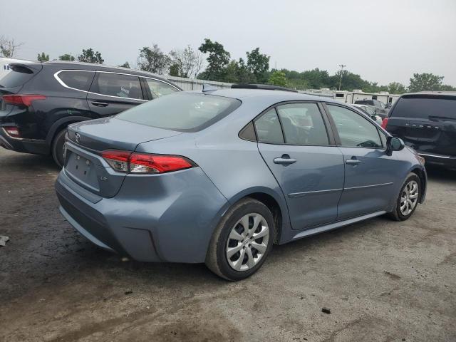 5YFEPRAE5LP074394 - 2020 TOYOTA COROLLA LE Blau Foto 3