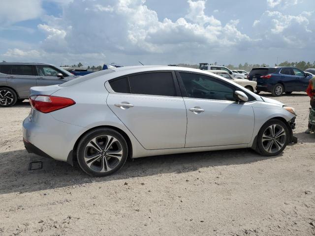 KNAFZ4A86G5489588 - 2016 KIA FORTE EX SILVER photo 3