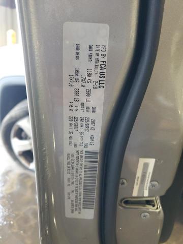 3C4NJDBB2JT314715 - 2018 JEEP COMPASS LATITUDE Argent photo 12