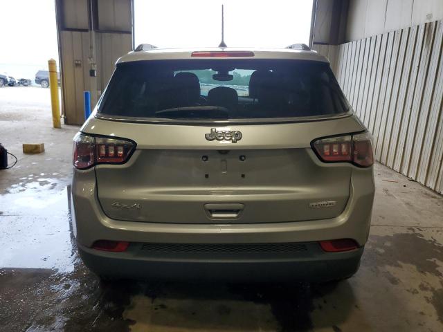 3C4NJDBB2JT314715 - 2018 JEEP COMPASS LATITUDE Argent photo 6