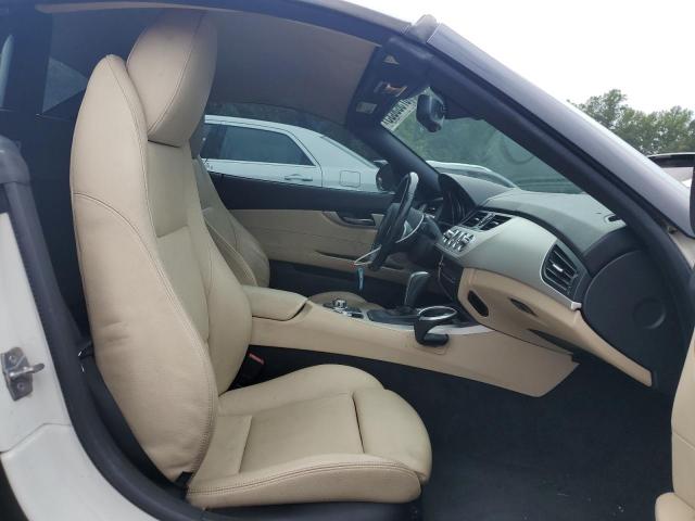 WBALM5C50BE379686 - 2011 BMW Z4 SDRIVE30I Blanco foto 10