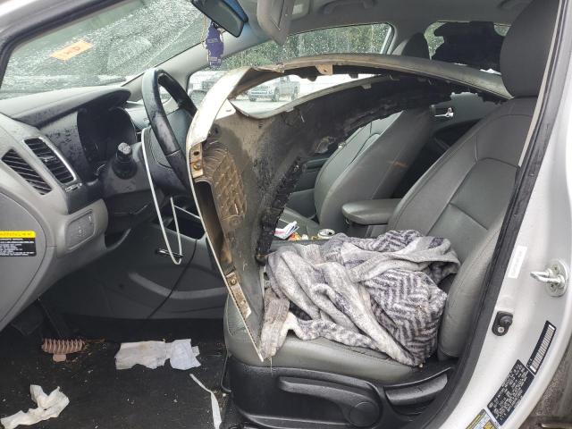 3KPFL4A81HE128960 - 2017 KIA FORTE EX SILVER photo 7