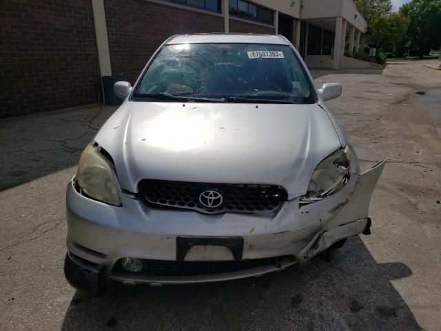 2T1KR32EX3C105681 - 2003 TOYOTA MATRIX XR SILVER photo 5