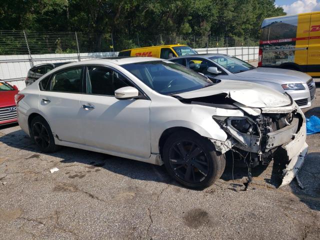 1N4AL3AP7DN482005 - 2013 NISSAN ALTIMA 2.5 WHITE photo 4