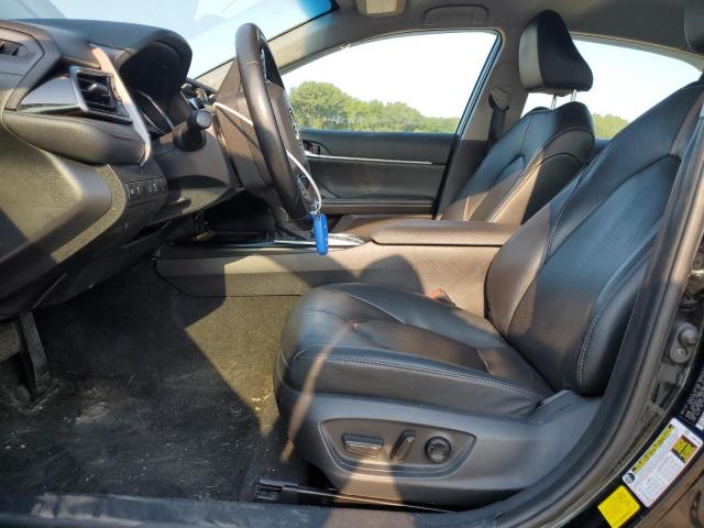 4T1F11AK8LU910954 - 2020 TOYOTA CAMRY XLE 黑色 照片 7