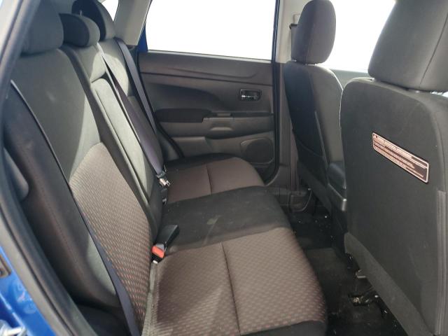 JA4AR3AU1JU007590 - 2018 MITSUBISHI OUTLANDER ES BLUE photo 11