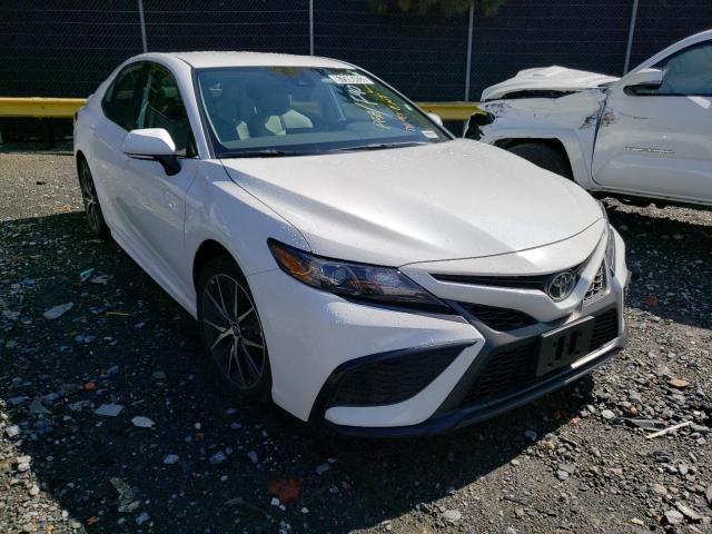 4T1G11AK2PU826980 - 2023 TOYOTA CAMRY SE NIGHT SHADE WHITE photo 4
