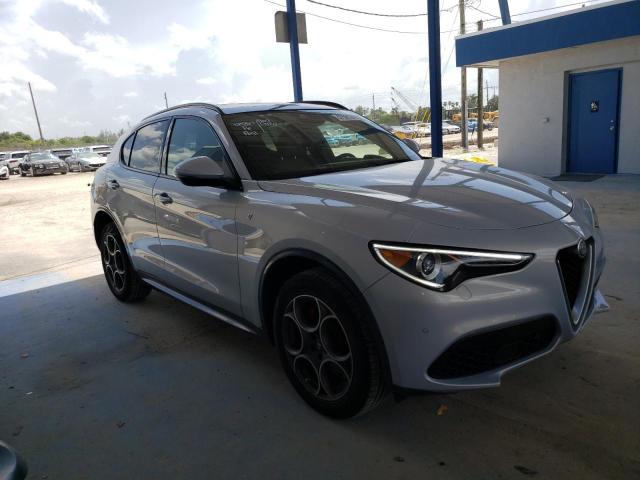 ZASPAKBN9P7D58884 - 2023 ALFA ROMEO STELVIO TI SILVER photo 4