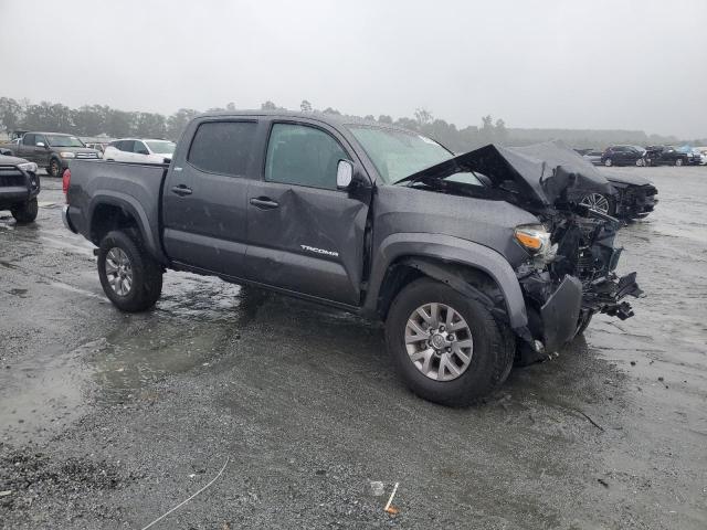 3TMAZ5CN5JM067478 - 2018 TOYOTA TACOMA DOUBLE CAB Сірий фото 4