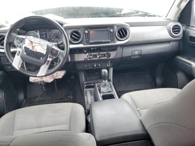 3TMAZ5CN5JM067478 - 2018 TOYOTA TACOMA DOUBLE CAB Сірий фото 8