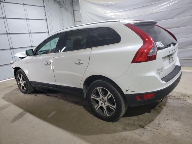 YV4902DZ8D2442852 - 2013 VOLVO XC60 T6 WHITE photo 2