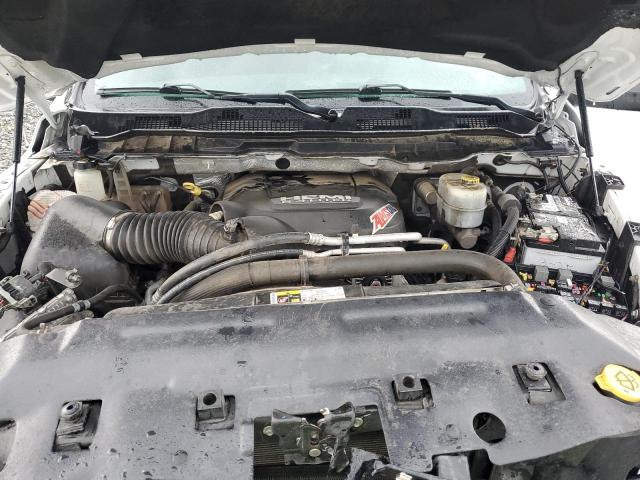 3C6UR5CJ2JG308283 - 2018 RAM 2500 ST WHITE photo 11
