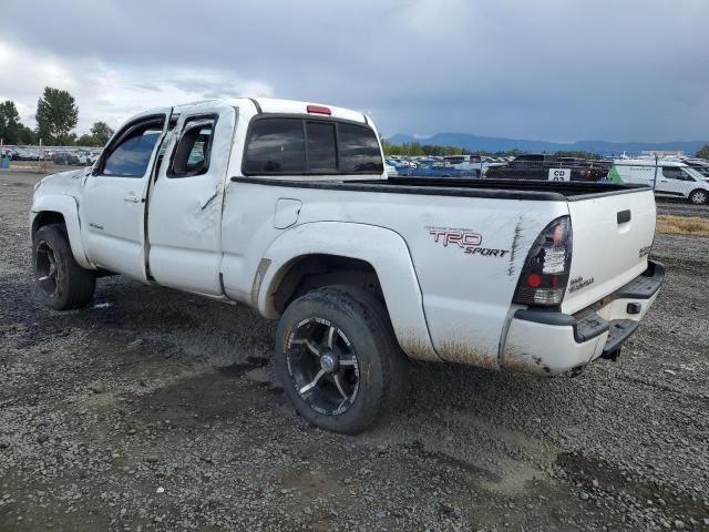 5TETU62N66Z168750 - 2006 TOYOTA TACOMA PRERUNNER ACCESS CAB WHITE photo 2
