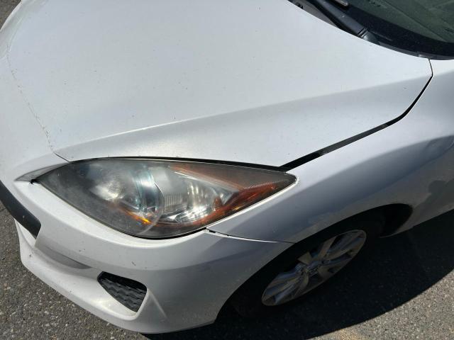 JM1BL1UP3D1775423 - 2013 MAZDA 3 I WHITE photo 12