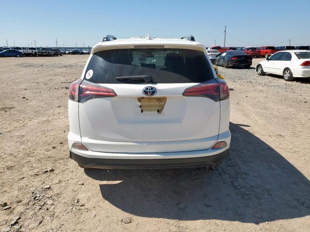 JTMZFREV4JJ203130 - 2018 TOYOTA RAV4 LE 白色 照片 6