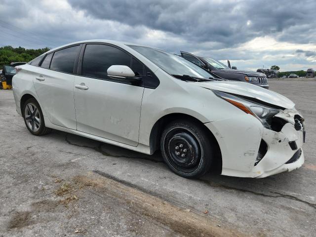 JTDKARFU5J3547429 - 2018 TOYOTA PRIUS თეთრი ფოტო 4