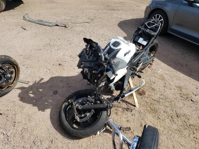 JKAEXEJ18HDA00772 - 2017 KAWASAKI EX650 J თეთრი ფოტო 2