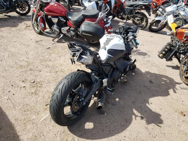 JKAEXEJ18HDA00772 - 2017 KAWASAKI EX650 J თეთრი ფოტო 4