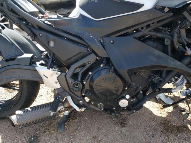 JKAEXEJ18HDA00772 - 2017 KAWASAKI EX650 J თეთრი ფოტო 7