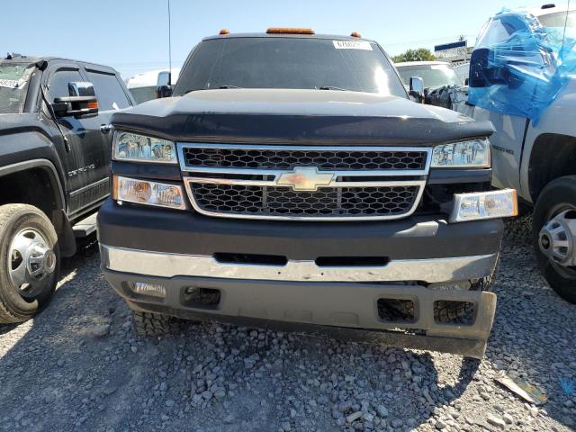 1GBJK33285F905530 - 2005 CHEVROLET SILVERADO K3500 BLACK photo 5