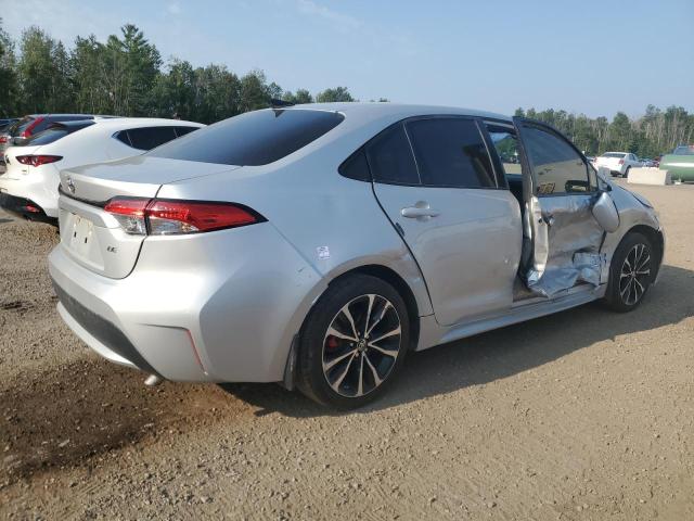 5YFBPRBE5LP018747 - 2020 TOYOTA COROLLA LE 银色 照片 3