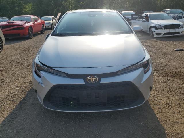 5YFBPRBE5LP018747 - 2020 TOYOTA COROLLA LE 银色 照片 5
