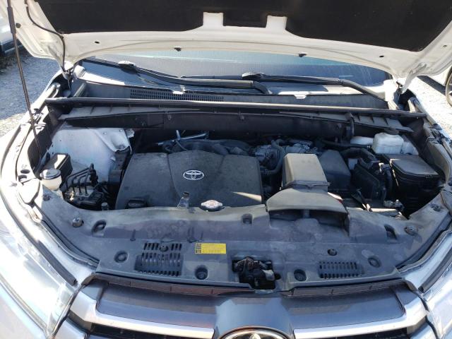 5TDBZRFH9KS994566 - 2019 TOYOTA HIGHLANDER LE WHITE photo 12