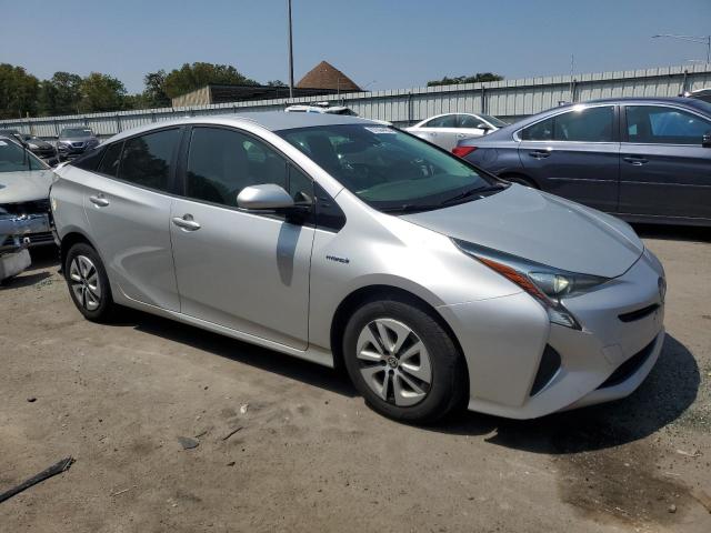 JTDKARFU4J3067625 - 2018 TOYOTA PRIUS GRAY photo 4