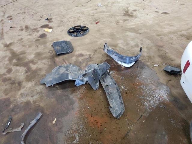 3GNBAADB8AS530872 - 2010 CHEVROLET HHR LS WHITE photo 12