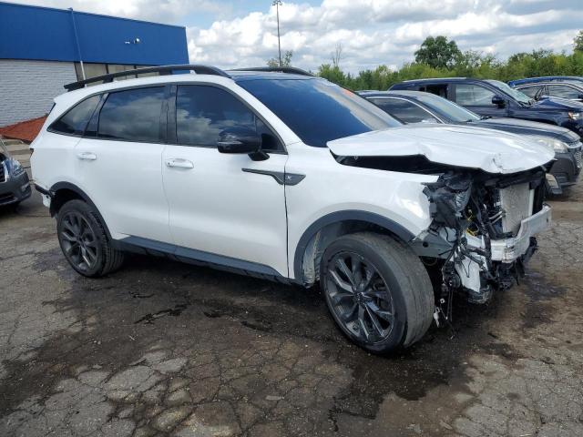 5XYRHDLF8MG068277 - 2021 KIA SORENTO EX WHITE photo 4