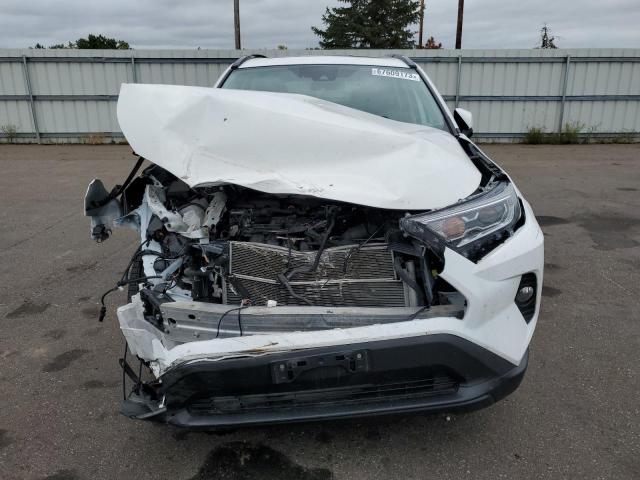 2T3RWRFV7LW079079 - 2020 TOYOTA RAV4 XLE WHITE photo 5