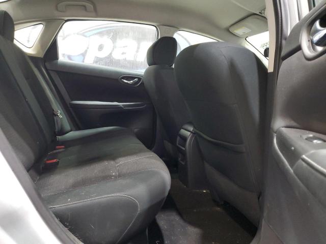 3N1AB7AP6JY277099 - 2018 NISSAN SENTRA S 银色 照片 10