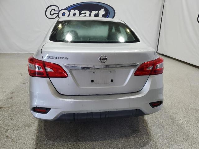 3N1AB7AP6JY277099 - 2018 NISSAN SENTRA S 银色 照片 6