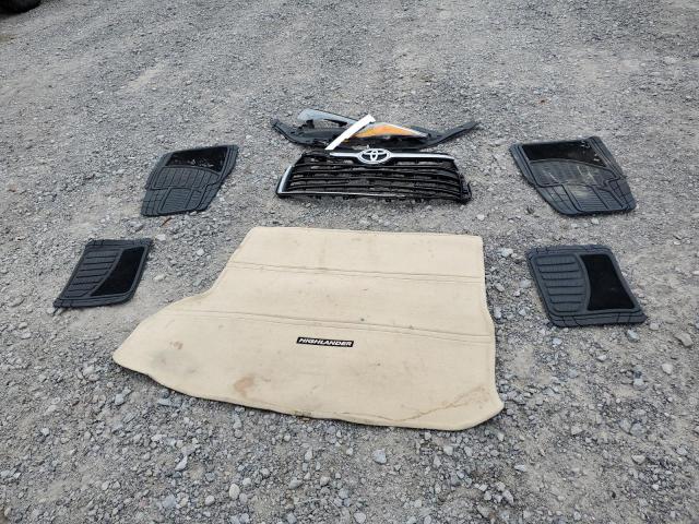 5TDJKRFH3GS302034 - 2016 TOYOTA HIGHLANDER XLE Weiß Foto 13